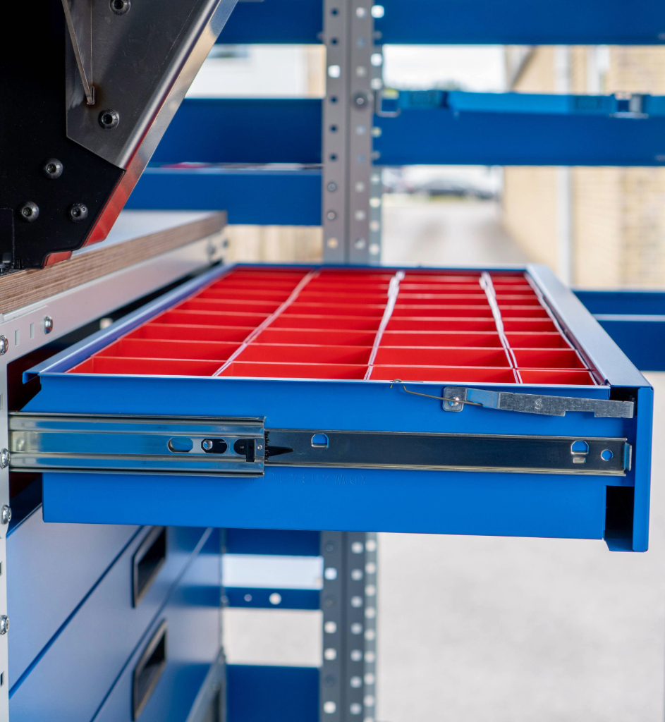 UKH001 – 7 Drawer interior in MAN TGE Racking